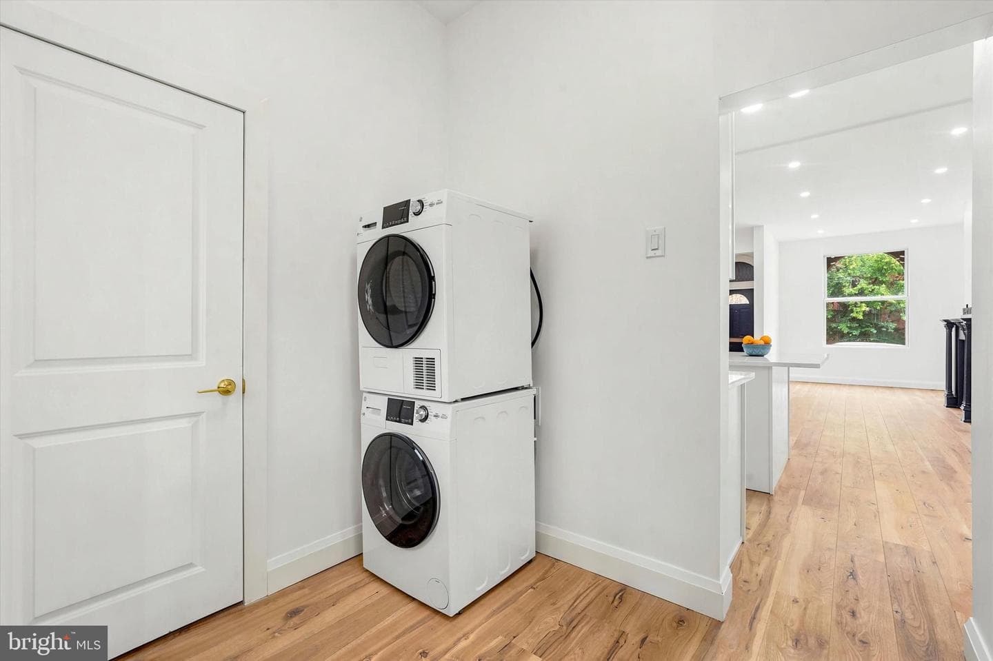 2304 Nicholas Street photo 11