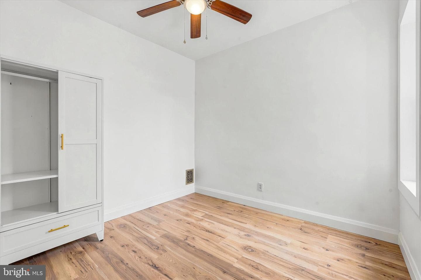 2304 Nicholas Street photo 18