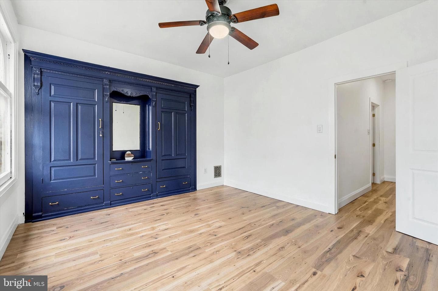 2304 Nicholas Street photo 22