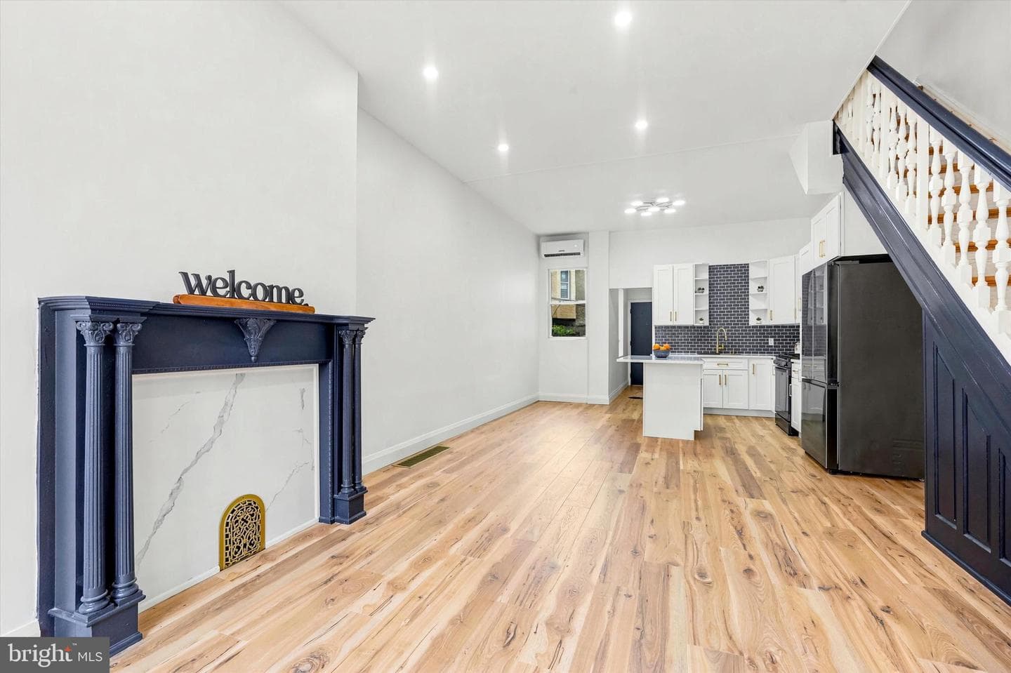 2304 Nicholas Street photo 3