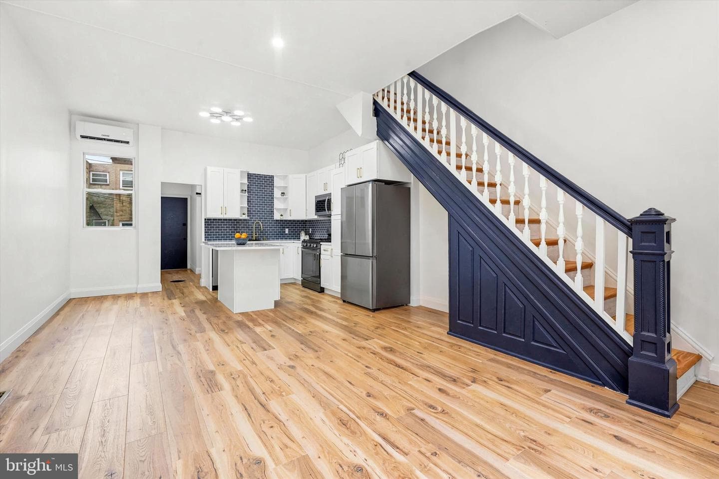 2304 Nicholas Street photo 4