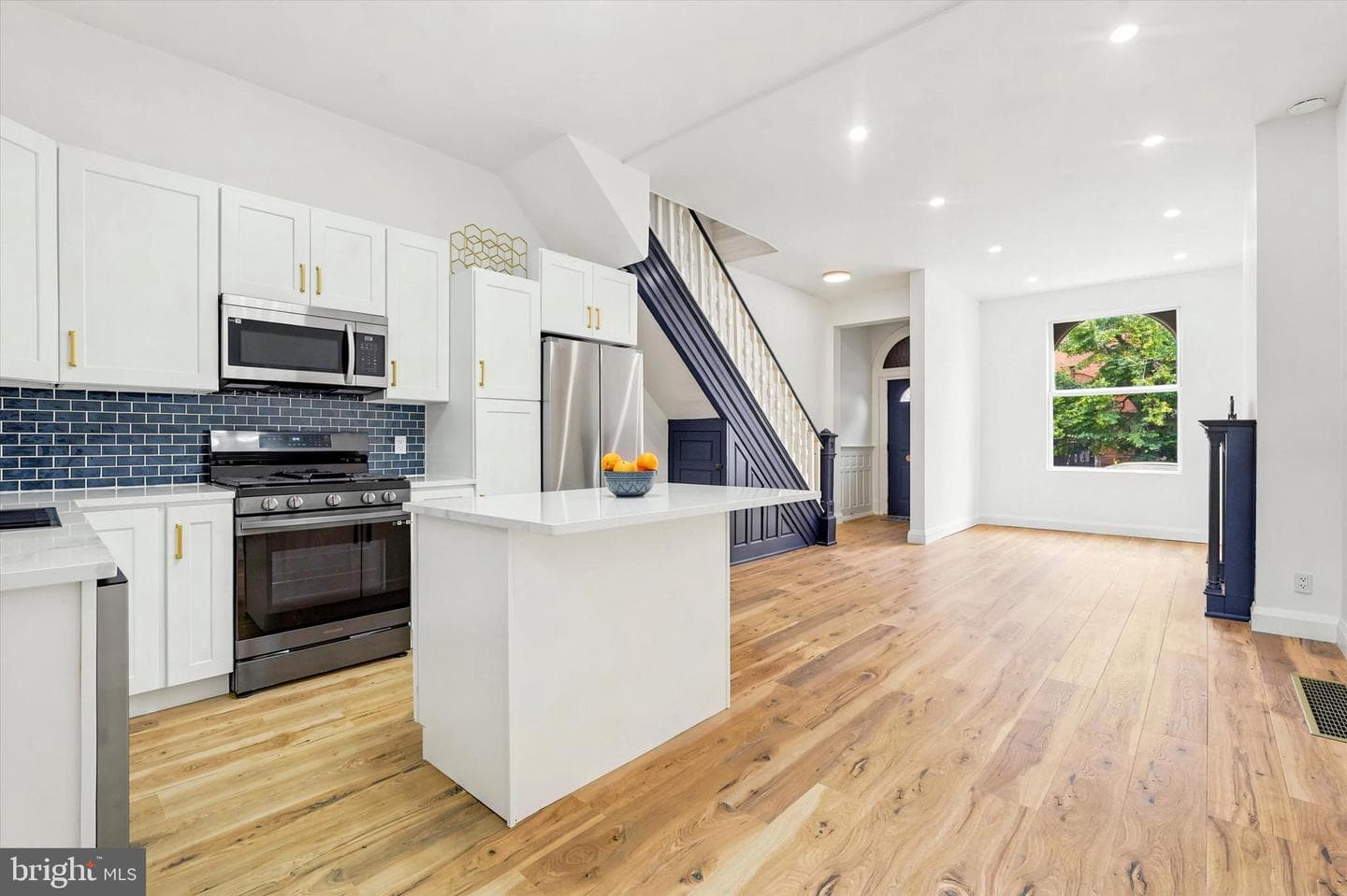 2304 Nicholas Street photo 5