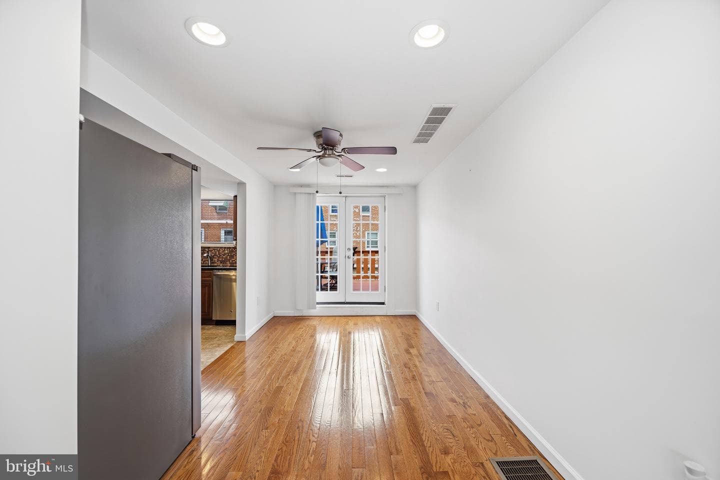 7637 Gilbert Street photo 11