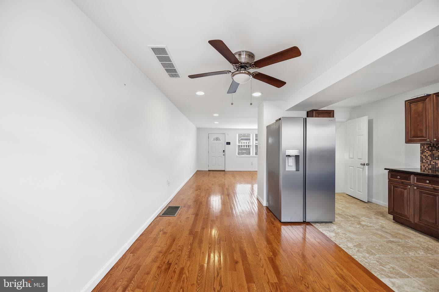 7637 Gilbert Street photo 12
