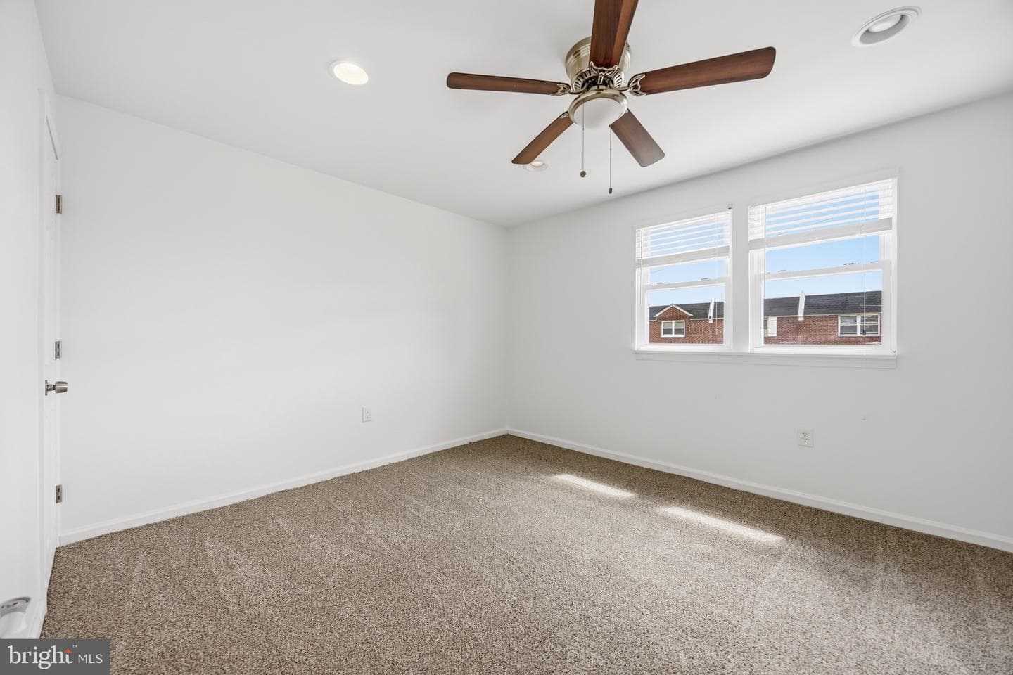 7637 Gilbert Street photo 19
