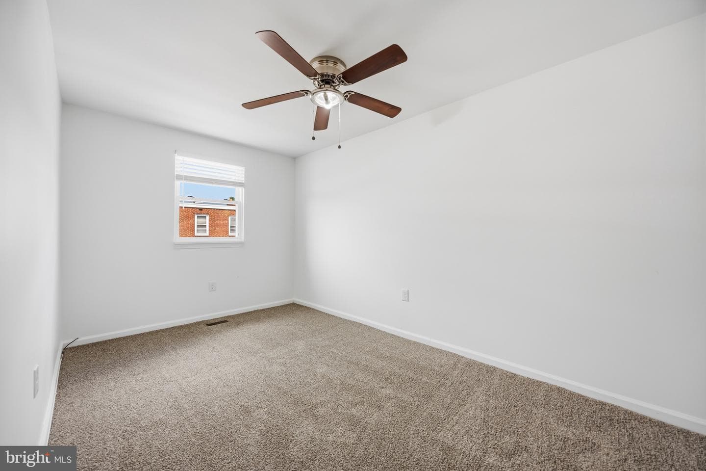 7637 Gilbert Street photo 20