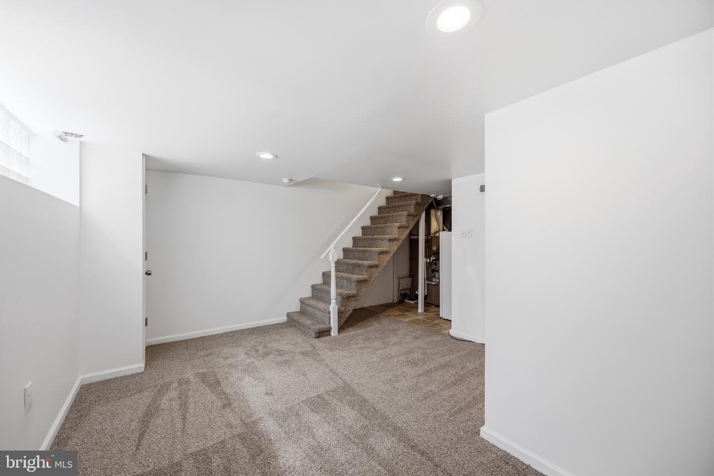 7637 Gilbert Street photo 22