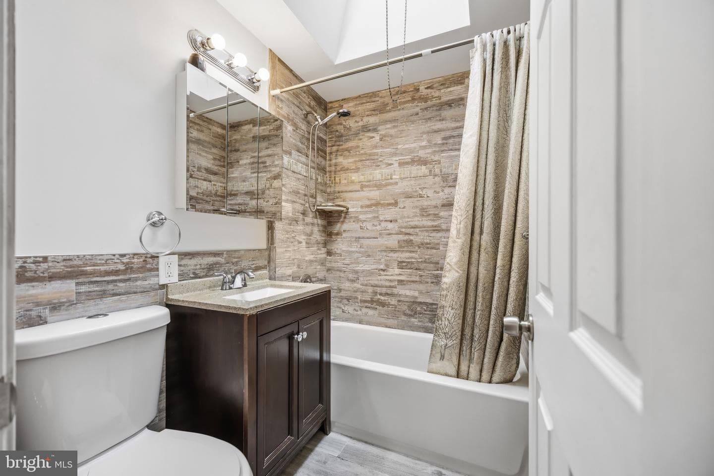 7637 Gilbert Street photo 25