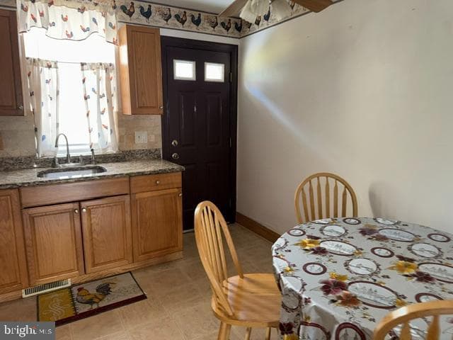 2643 S Alder Street photo 5