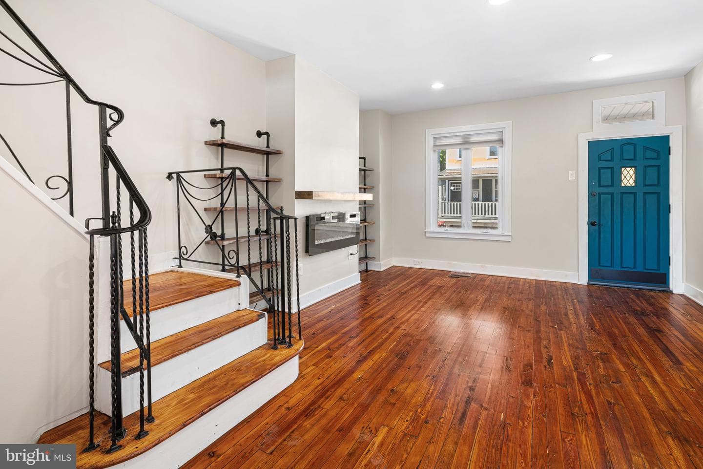 138 E Pleasant Street photo 4