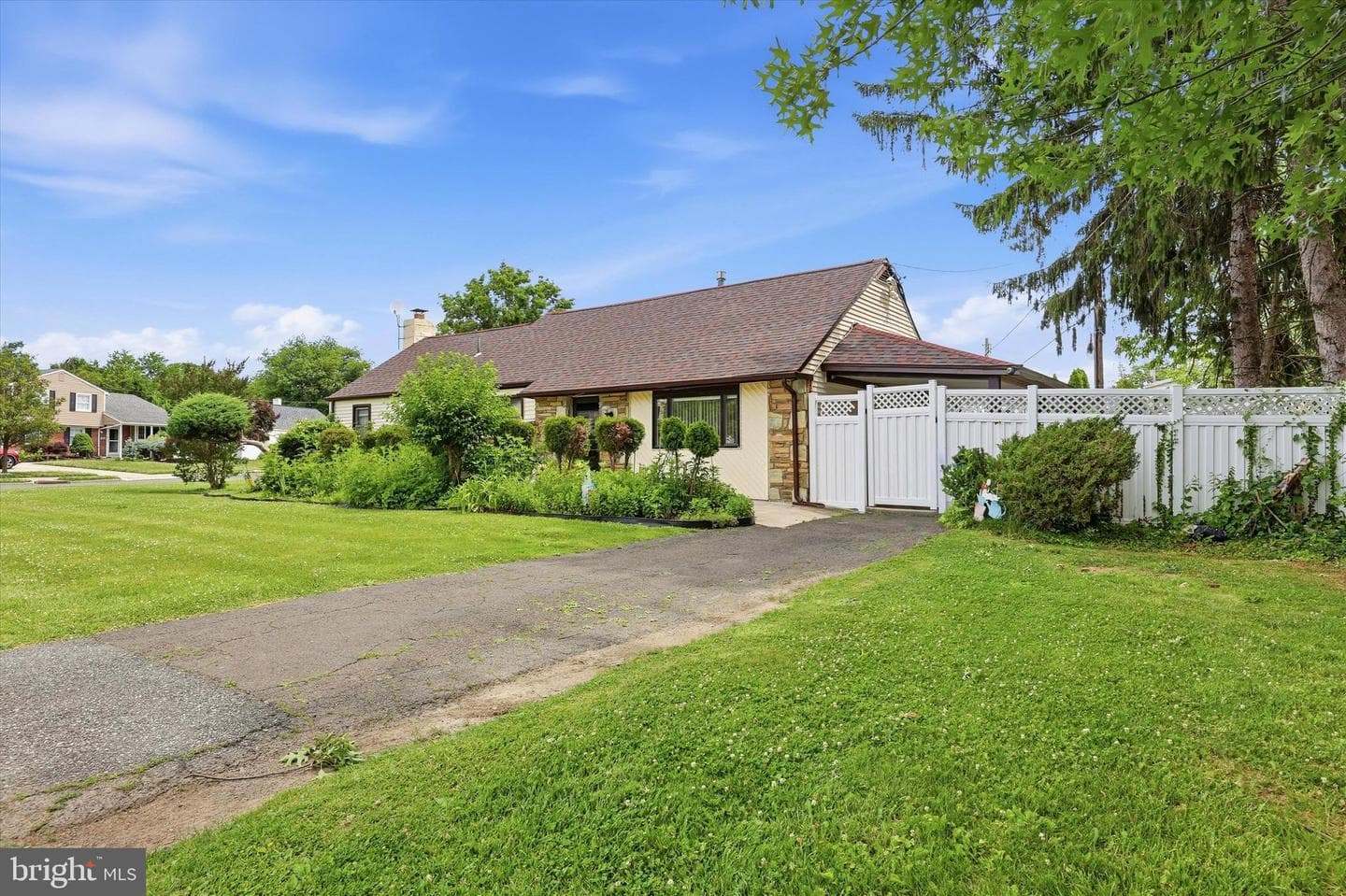 897 Pine Hill Road photo 3