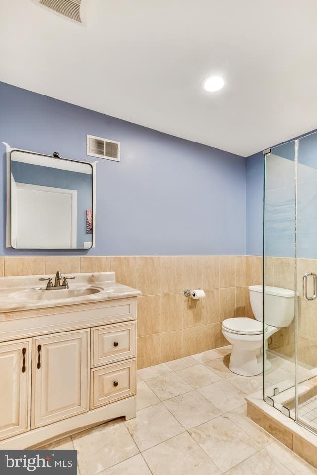2404 Catharine Street photo 31