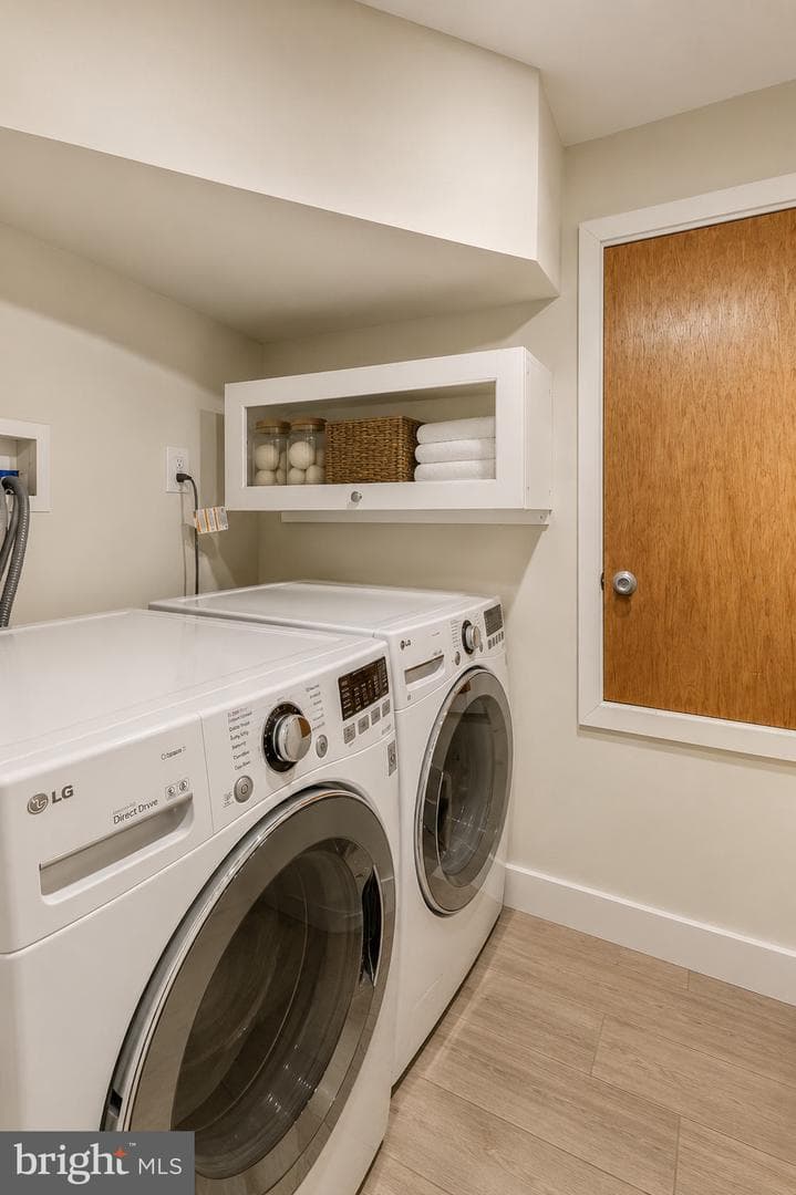 2404 Catharine Street photo 43