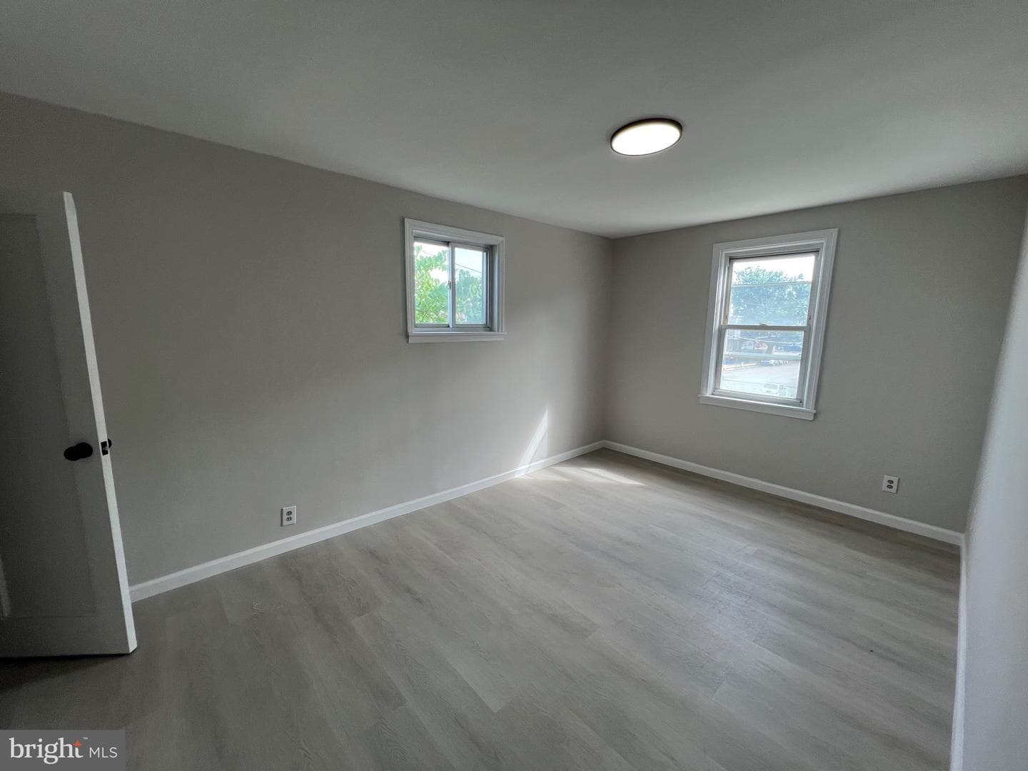3356 Tyson Avenue photo 13