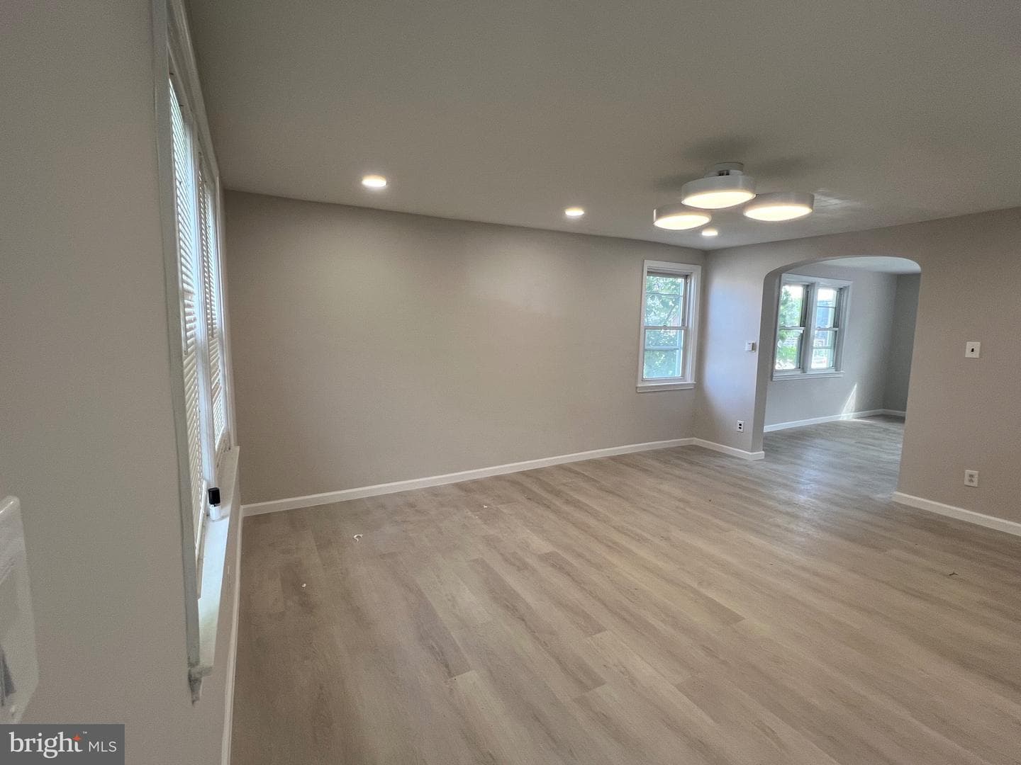 3356 Tyson Avenue photo 3