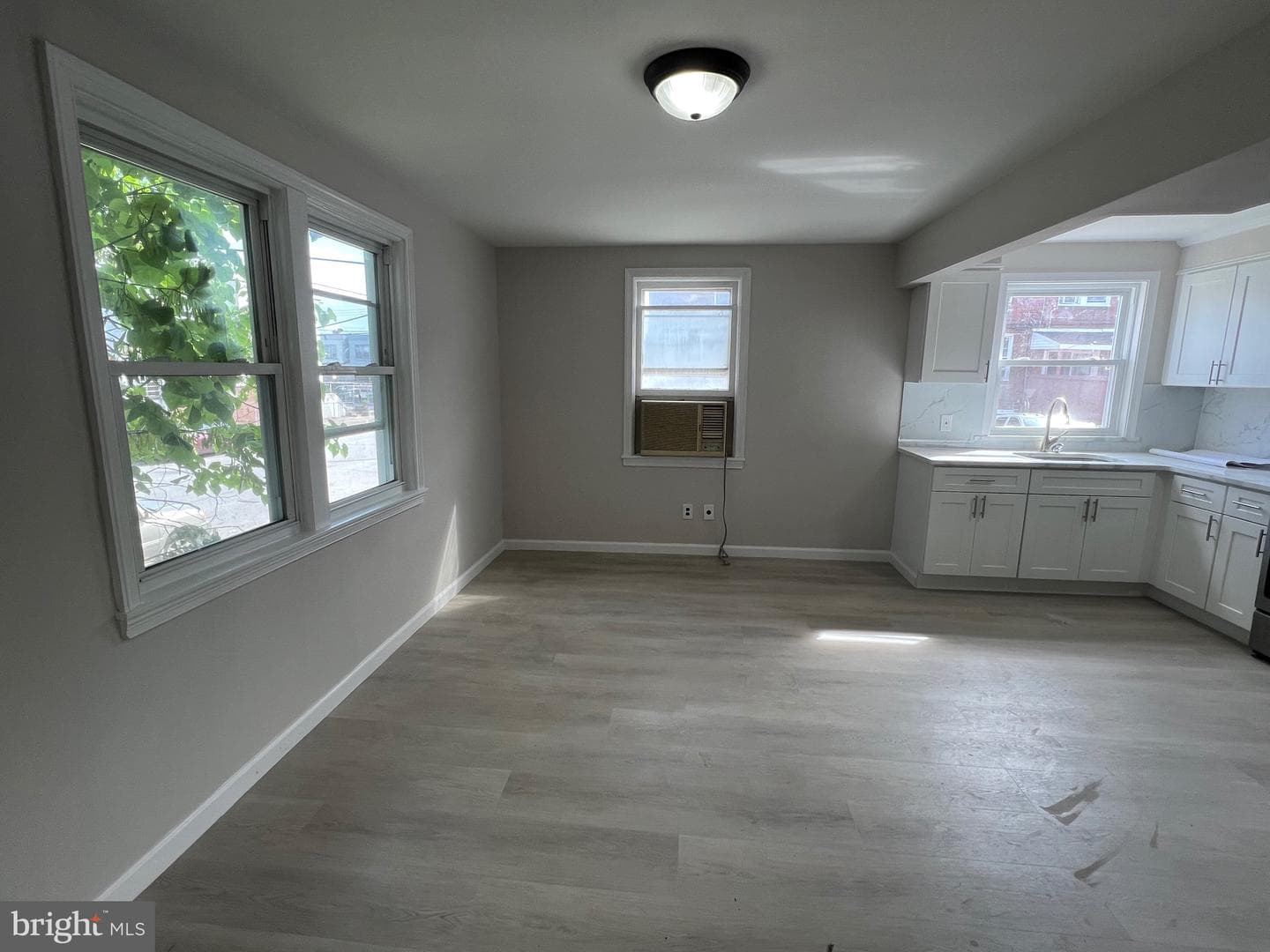 3356 Tyson Avenue photo 5