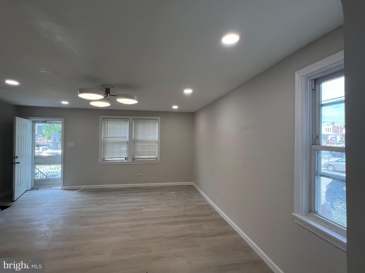 3356 Tyson Avenue photo 8