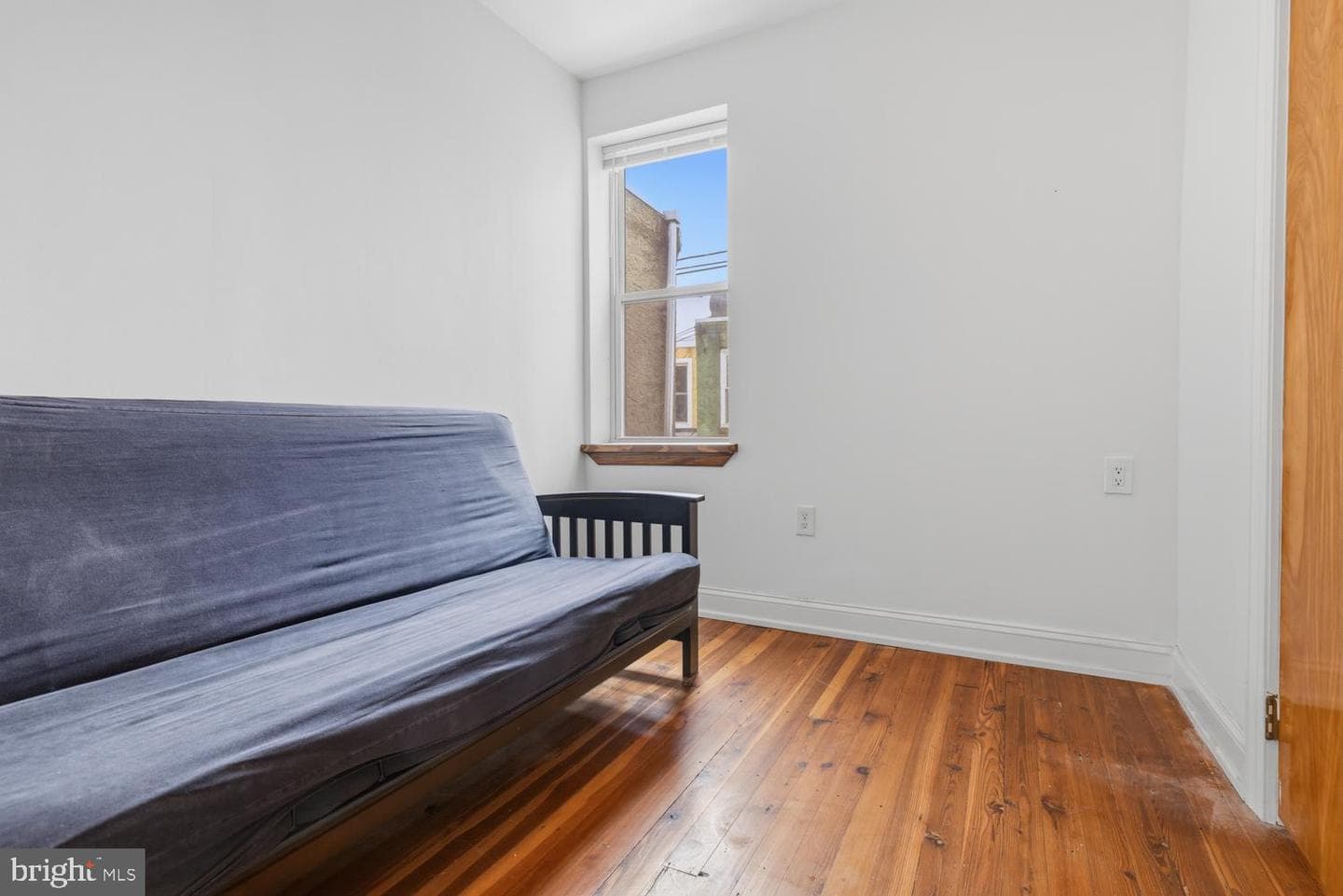 1835 Daly Street photo 17