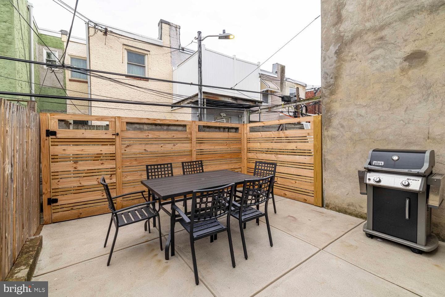 1835 Daly Street photo 25