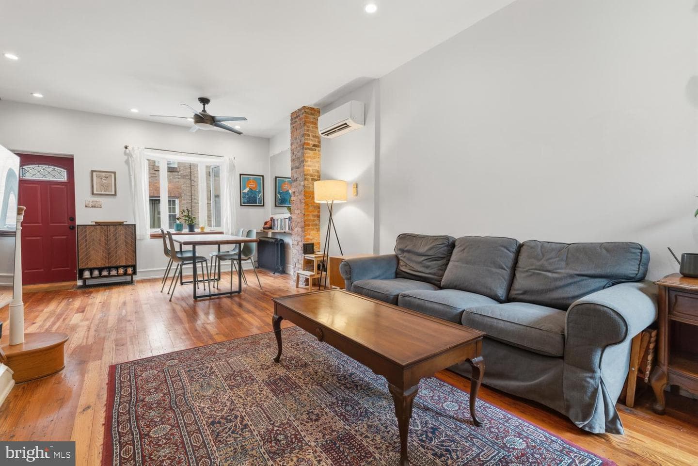 1835 Daly Street photo 8