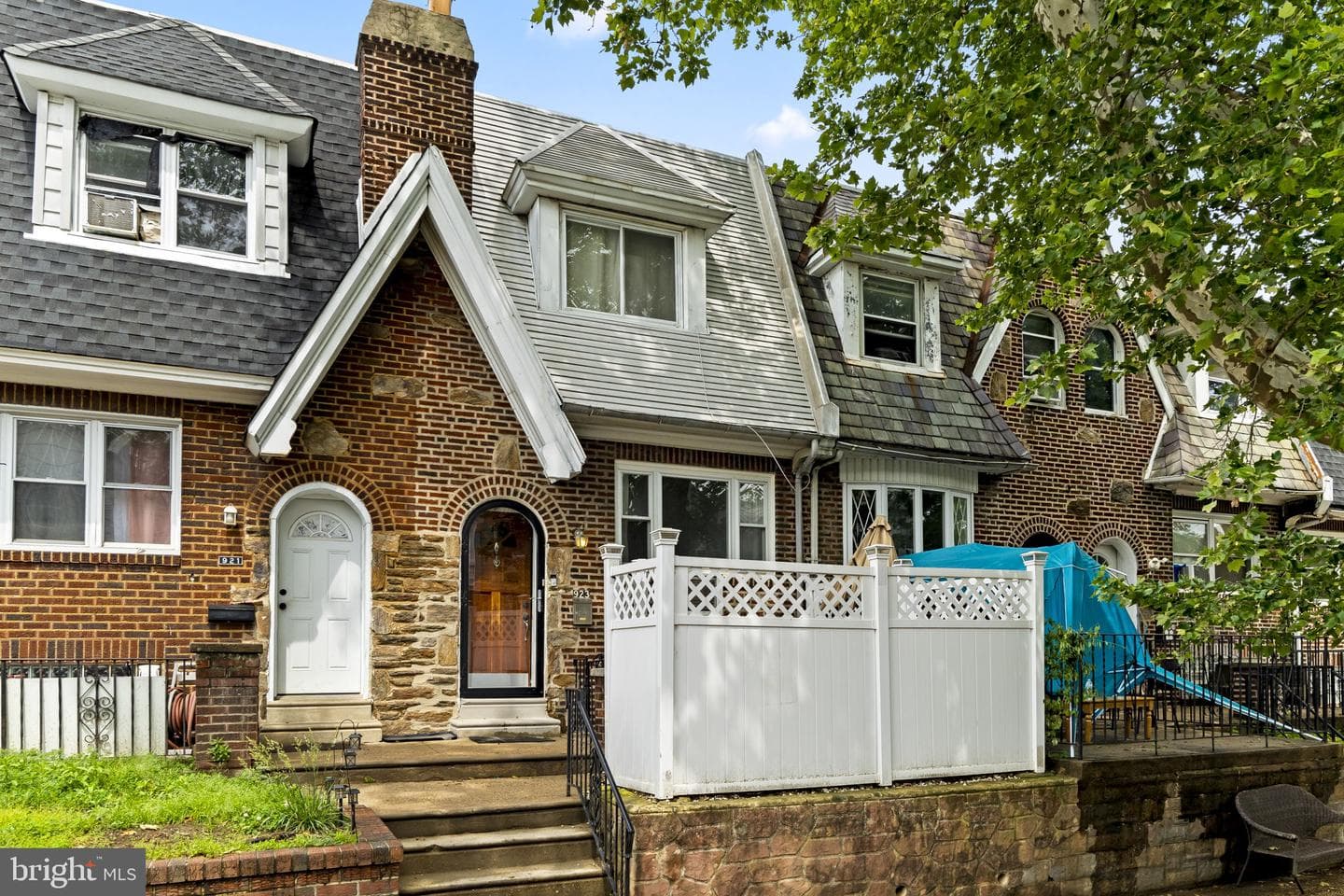 923 Anchor Street photo 3