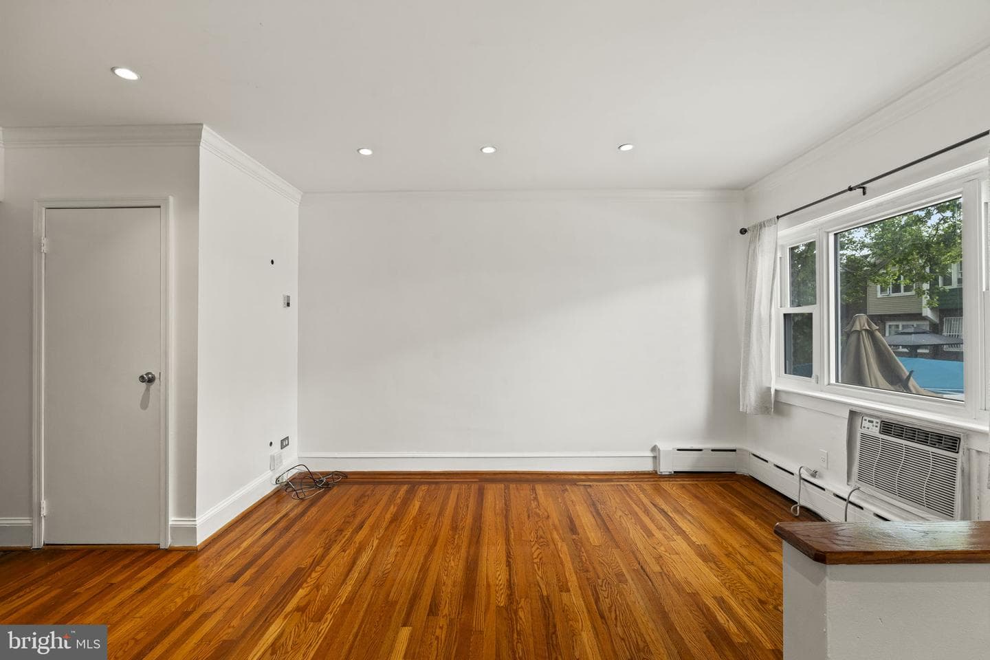 923 Anchor Street photo 9