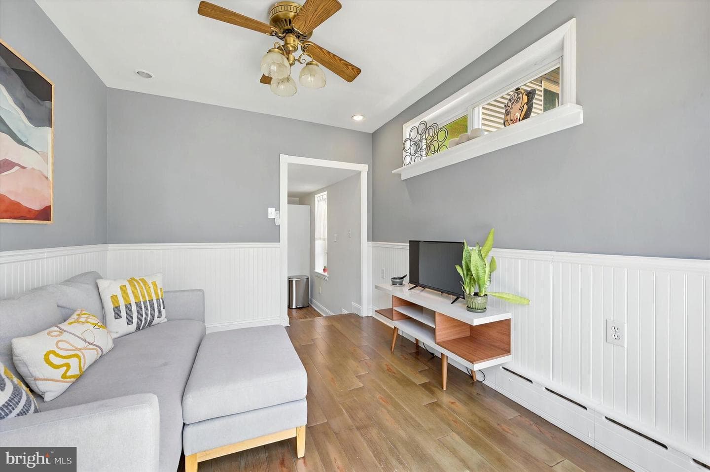 1321 E Oxford Street photo 15
