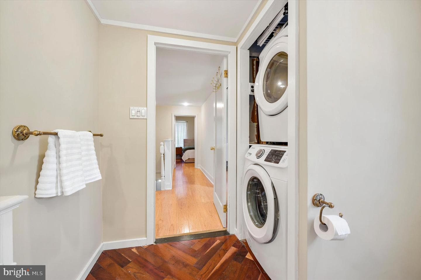 1321 E Oxford Street photo 17