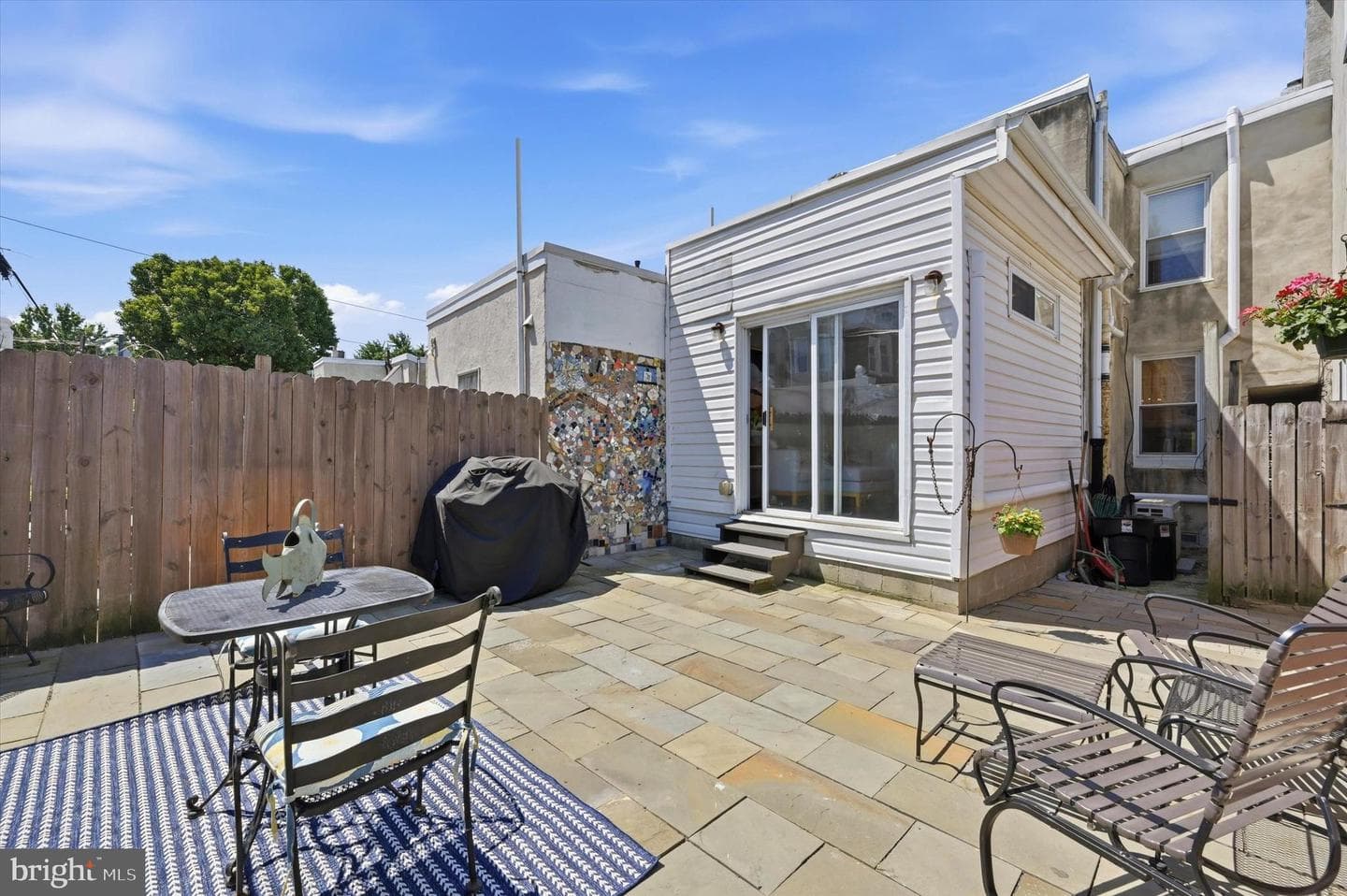 1321 E Oxford Street photo 24