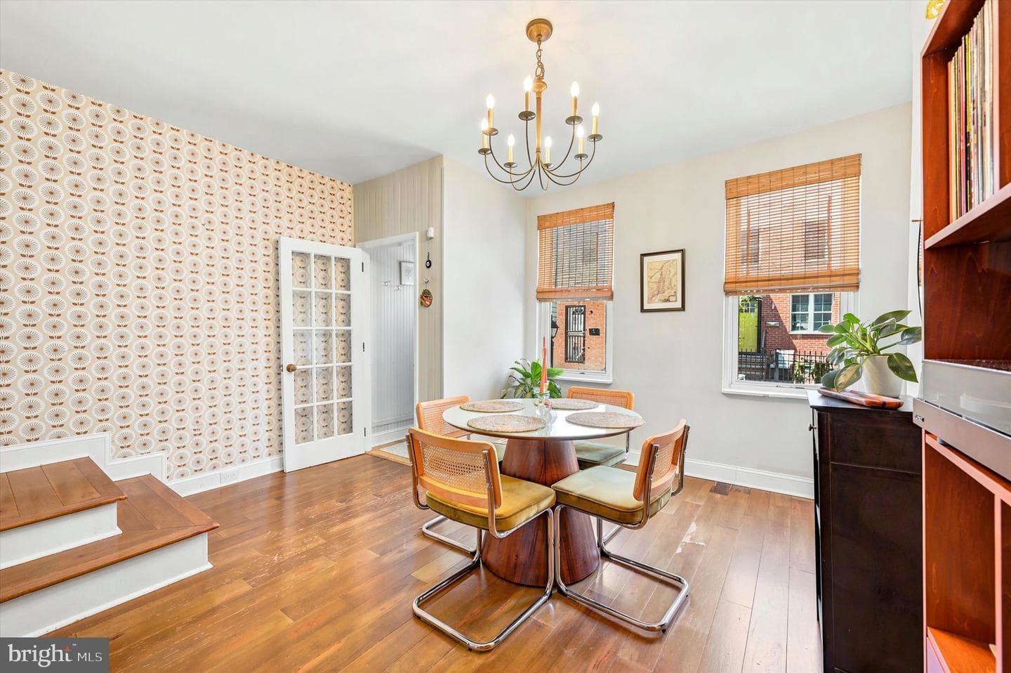 1321 E Oxford Street photo 4