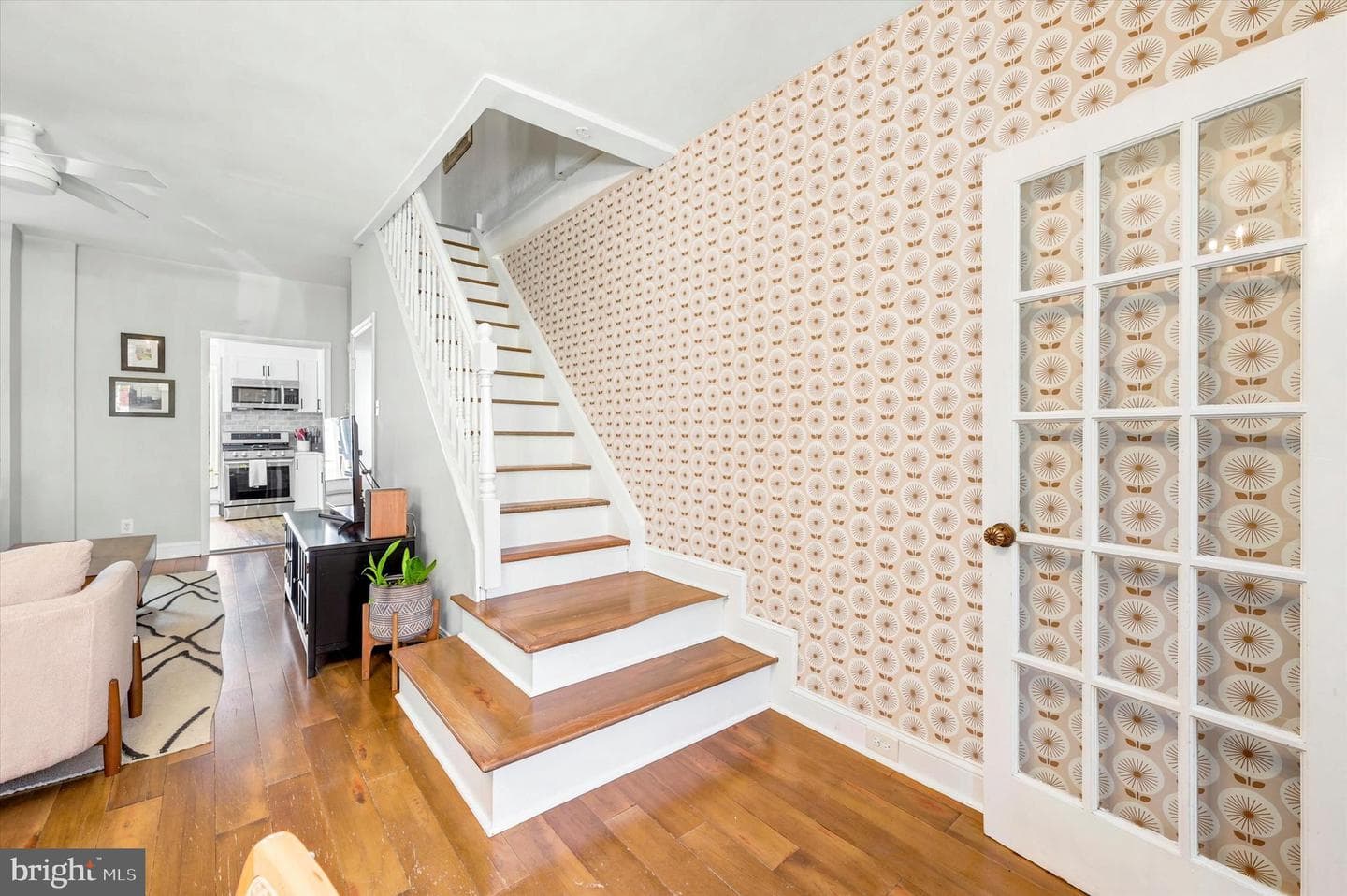 1321 E Oxford Street photo 5