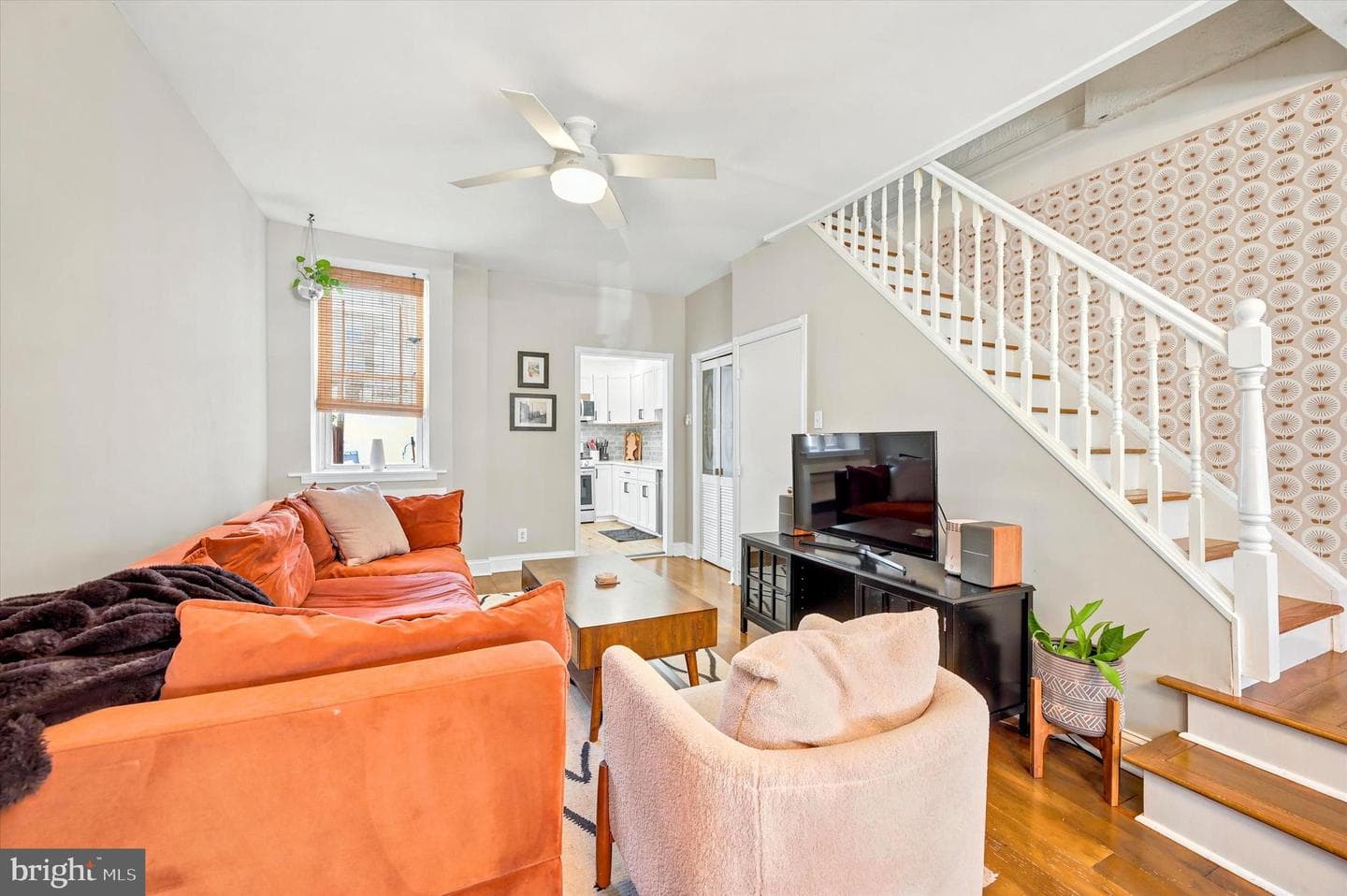 1321 E Oxford Street photo 8