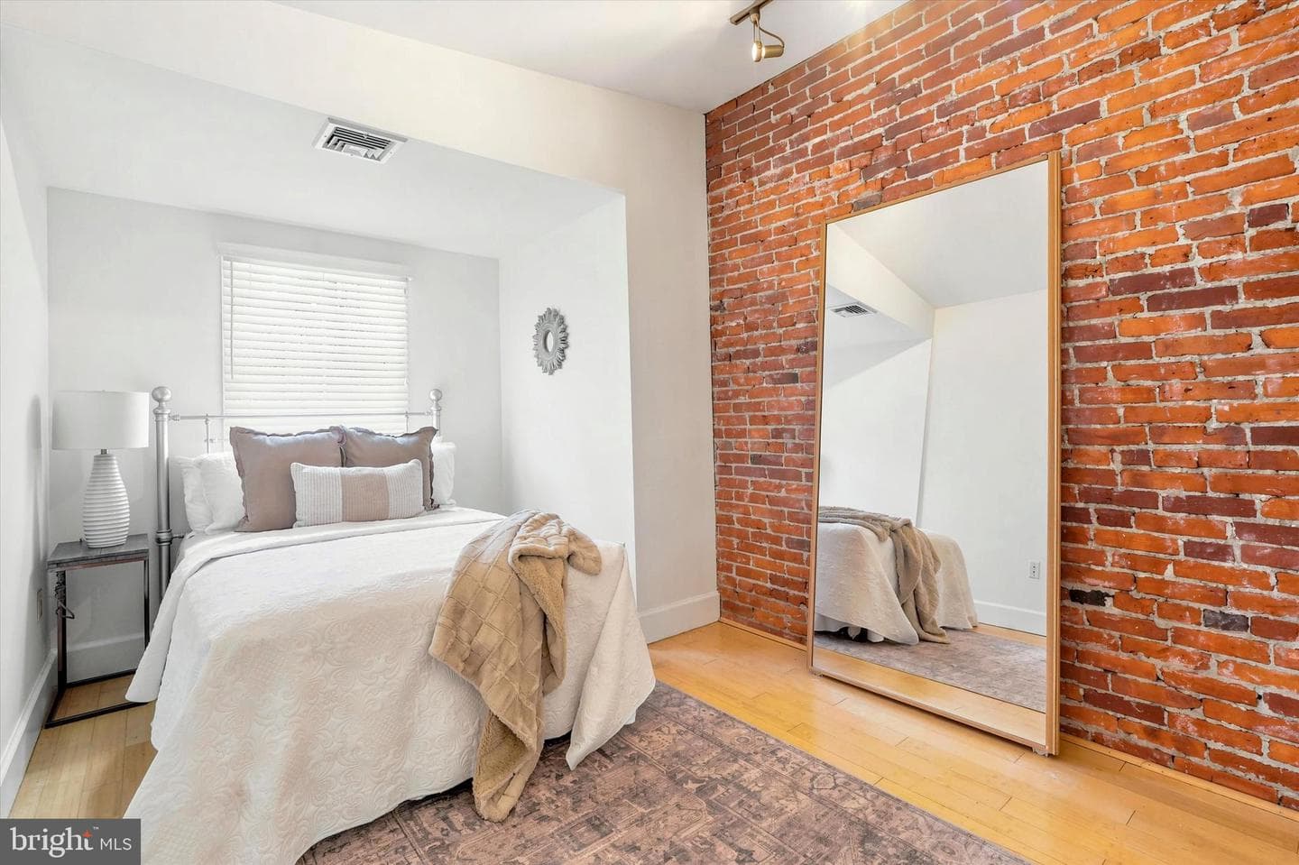 3029 W Harper Street photo 16