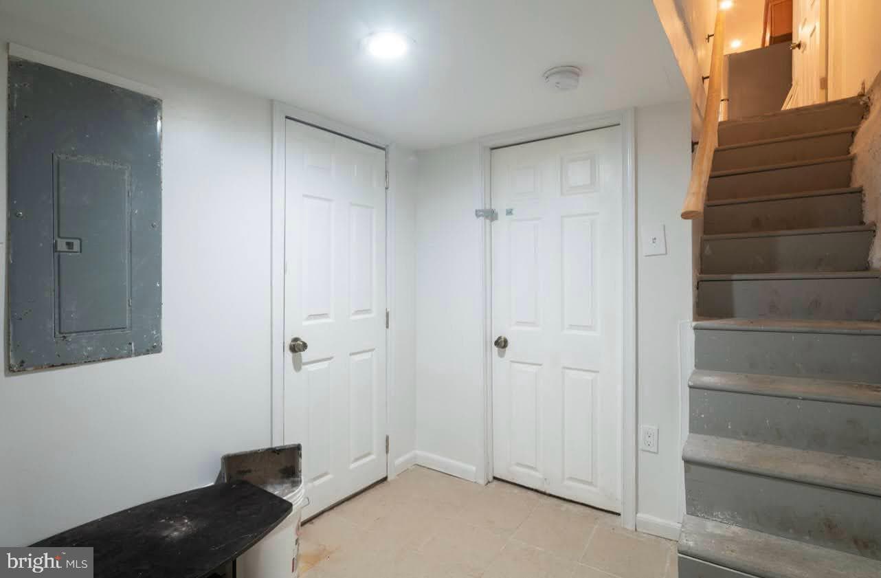 1923 N Darien Street photo 20