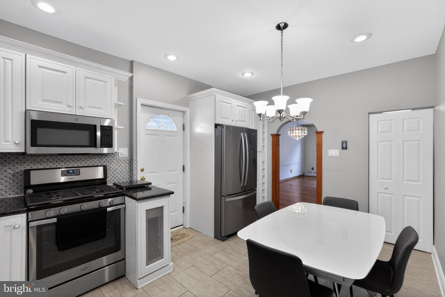 2334 S Rosewood Street photo 8