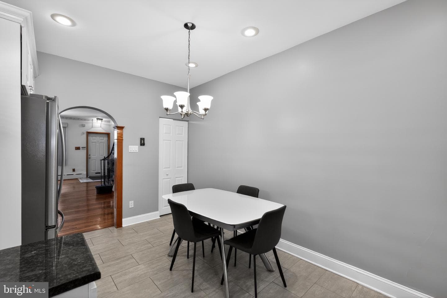 2334 S Rosewood Street photo 9