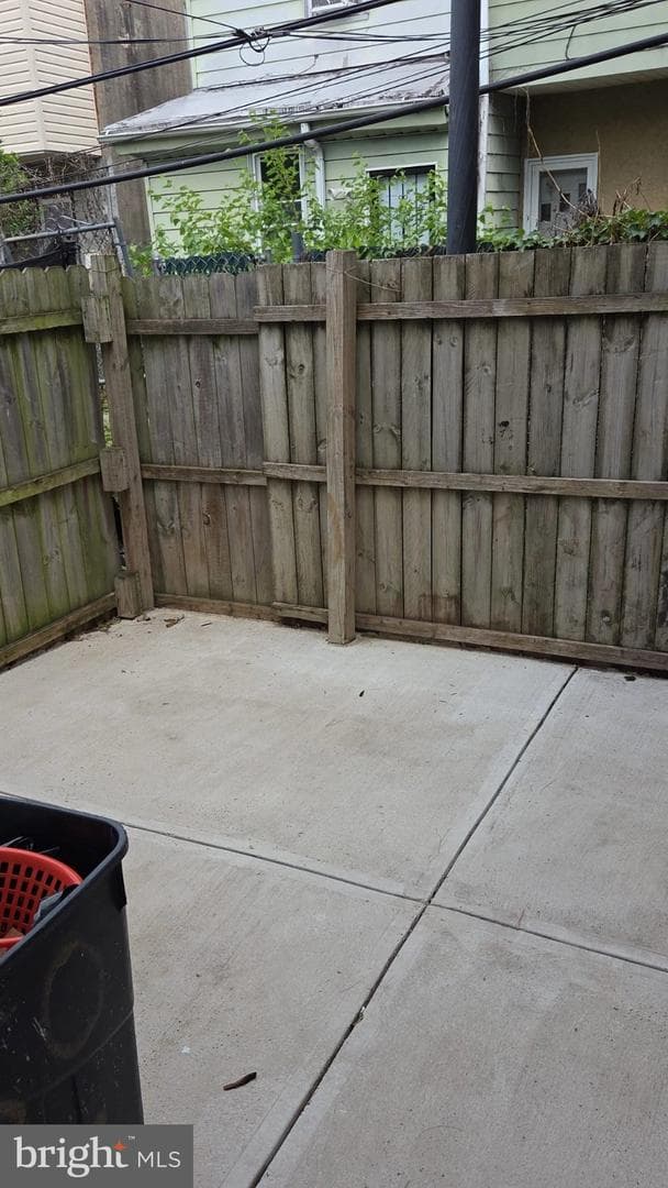 5018 Glenloch Street photo 20