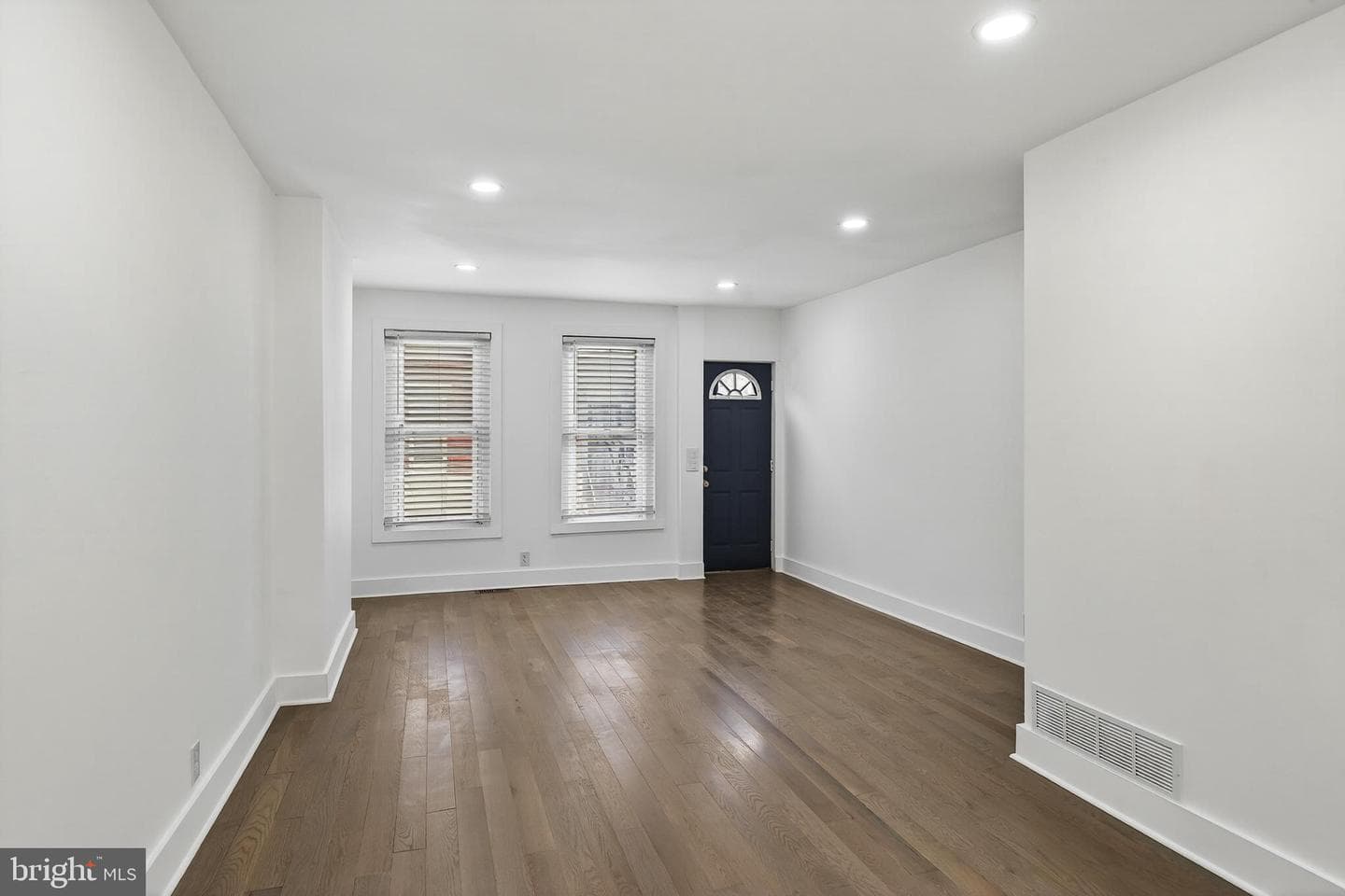 2029 Sigel Street photo 9