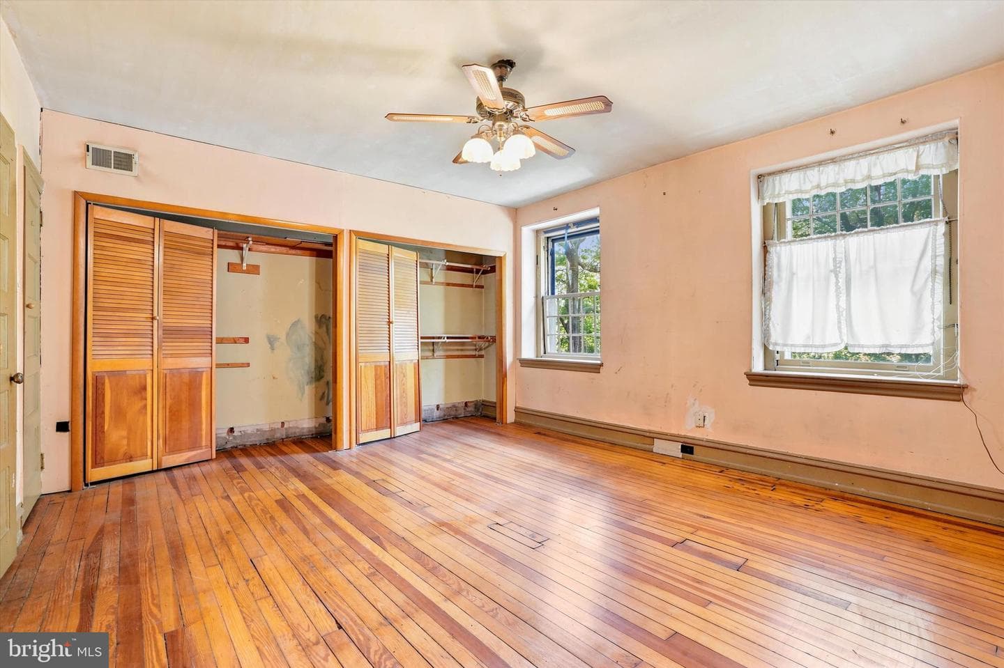 111 W Allens Lane photo 16