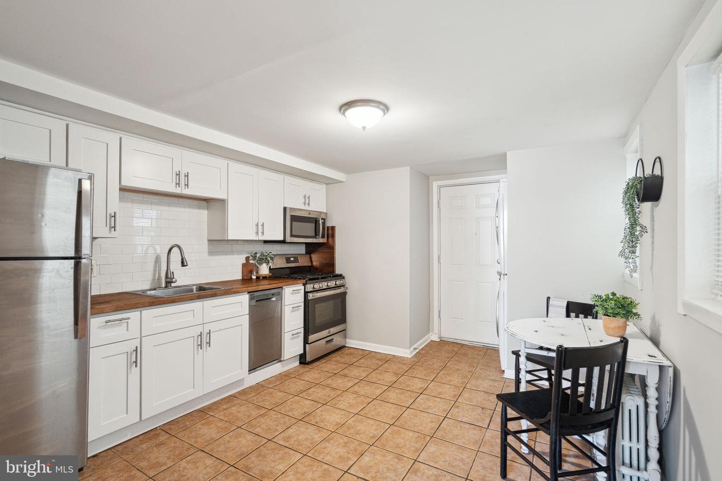 1217 E Oxford Street photo 24