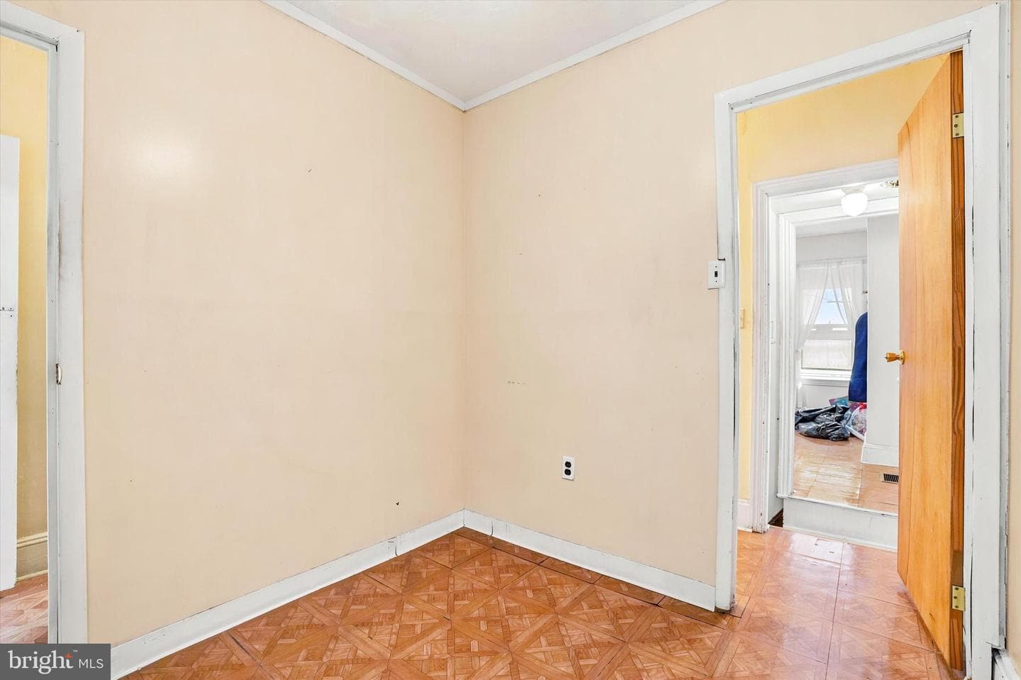 1127 E Montgomery Avenue photo 12