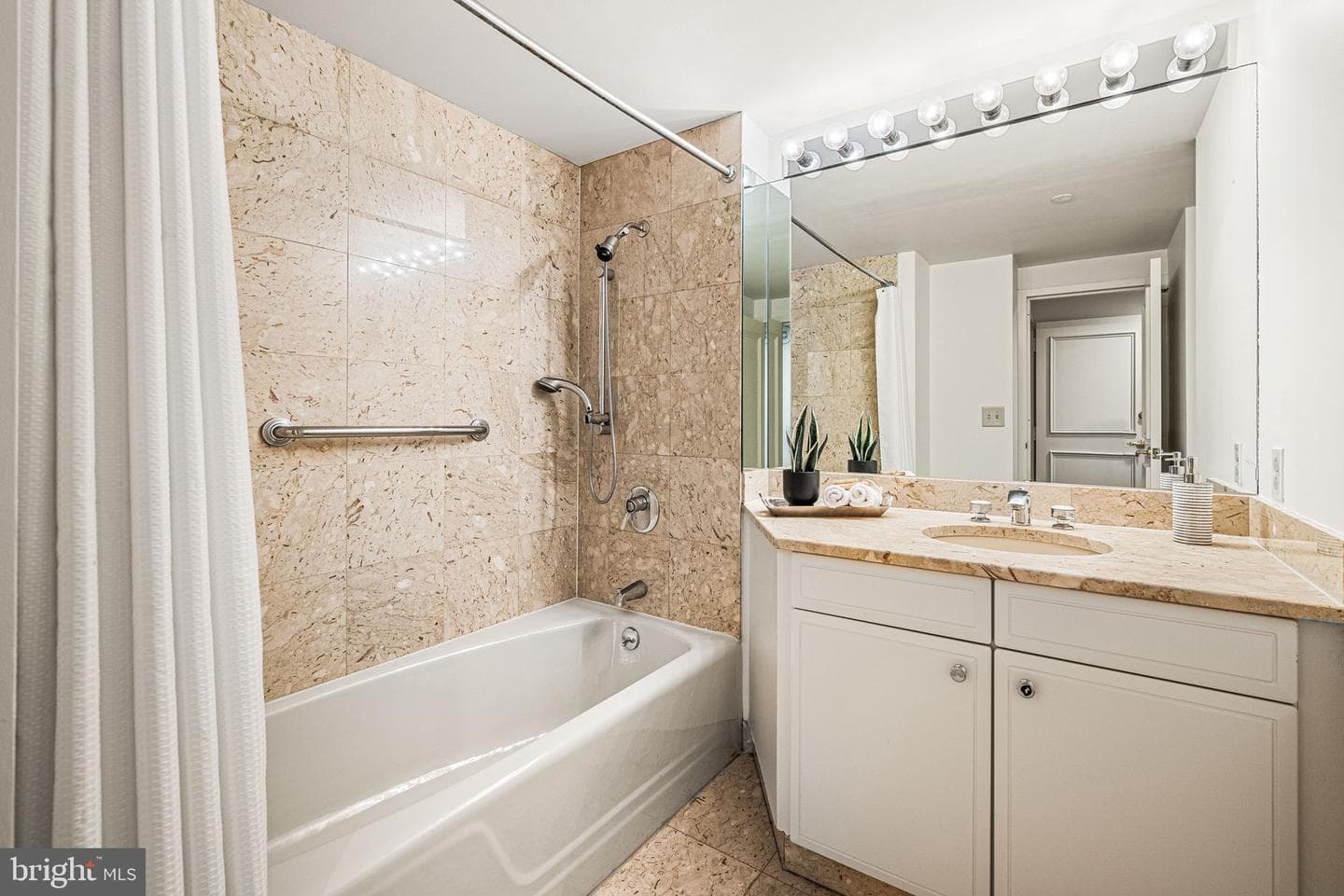 202 W Rittenhouse Square #1508 photo 17