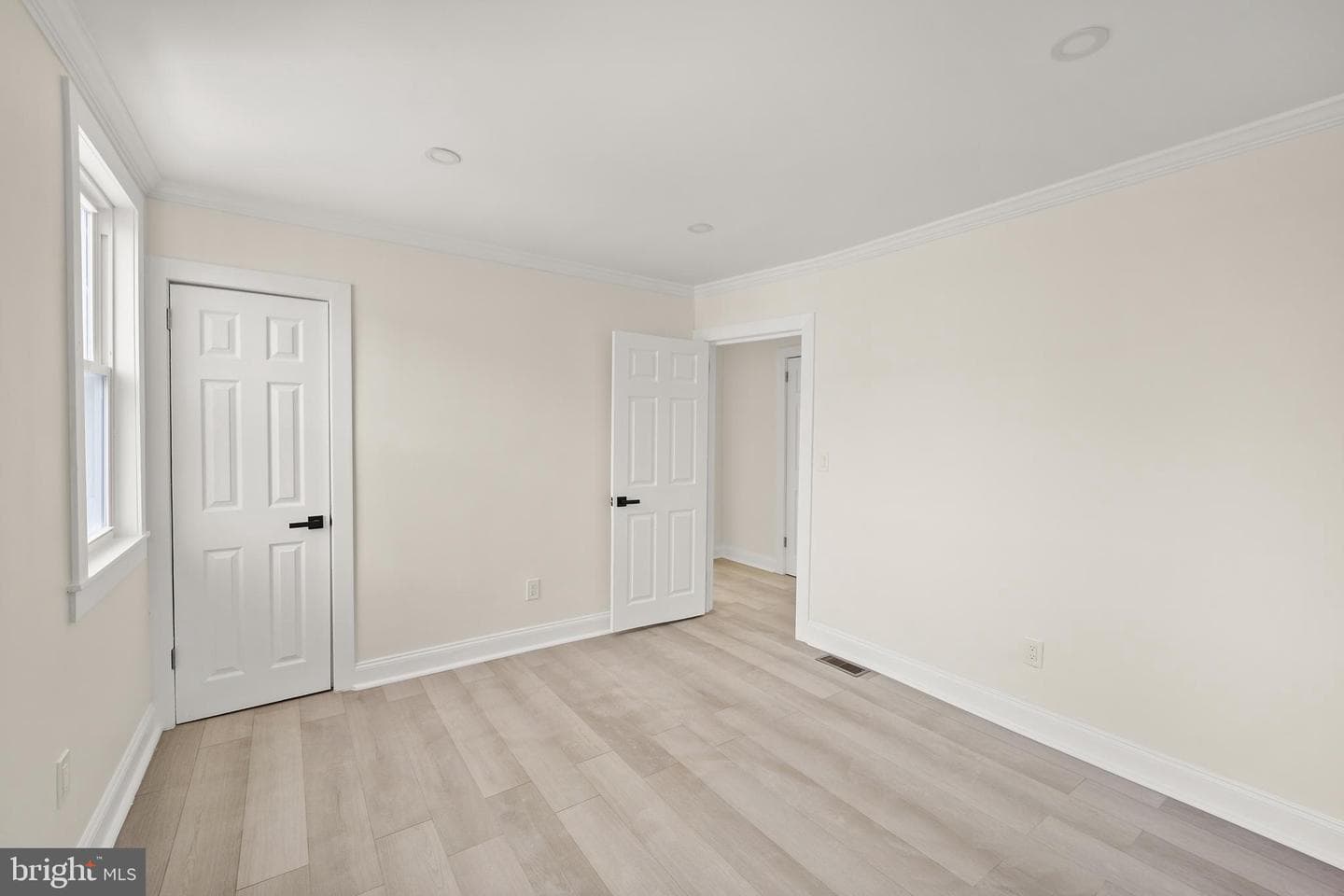6484 Anderson St photo 11