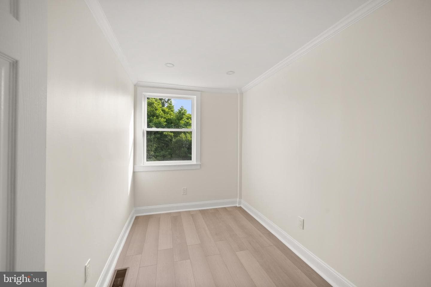 6484 Anderson St photo 14