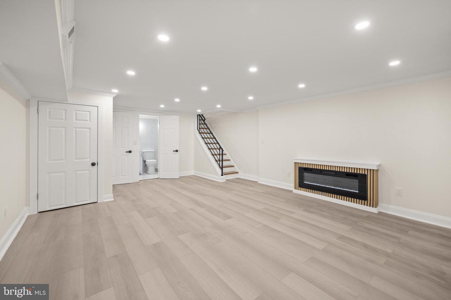 6484 Anderson St photo 21