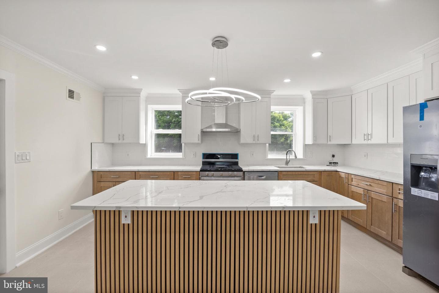 6484 Anderson St photo 3