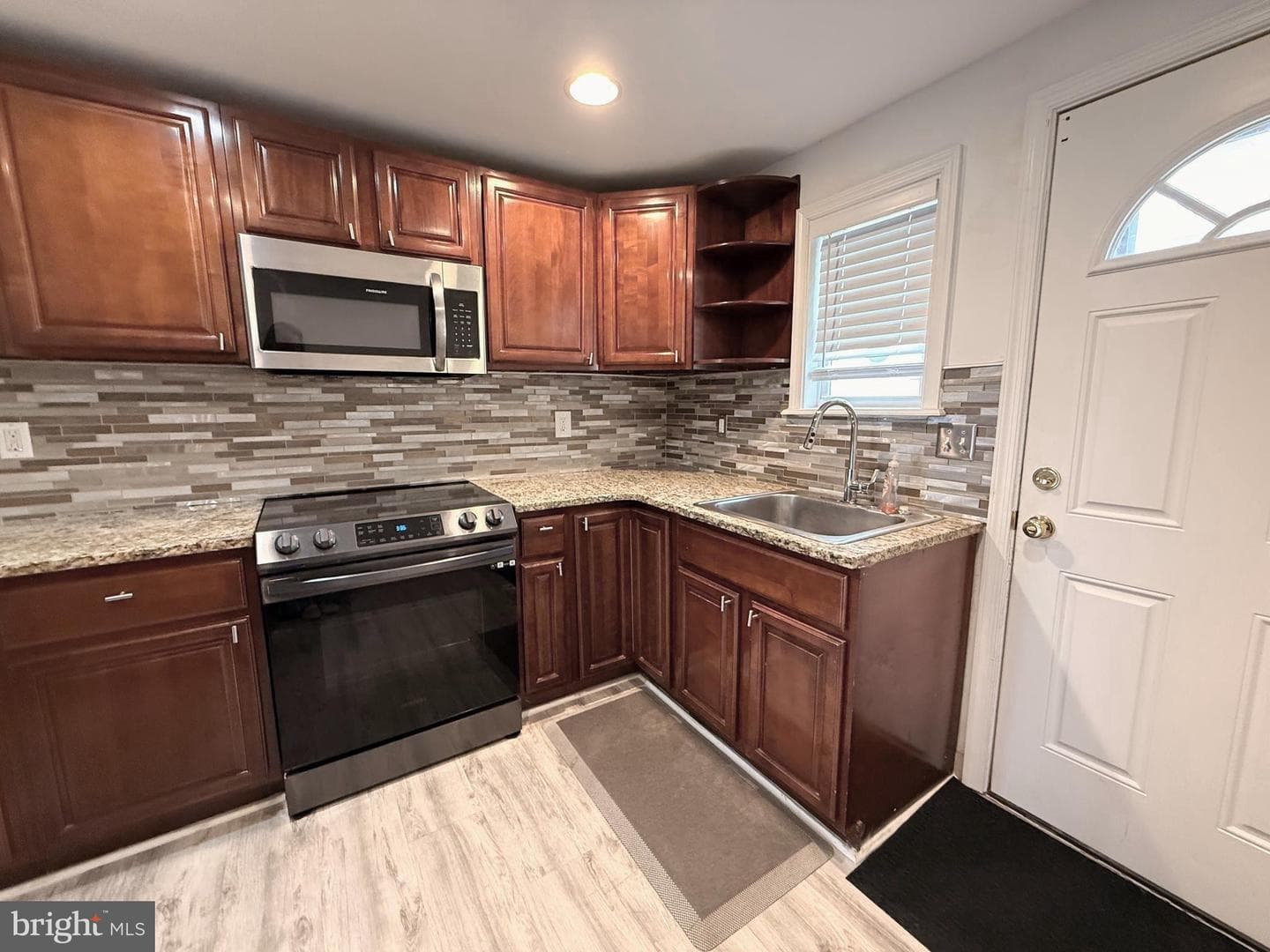 2035 N Hope Street photo 8