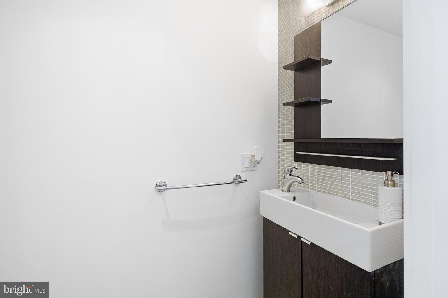 259 Leverington Avenue photo 15