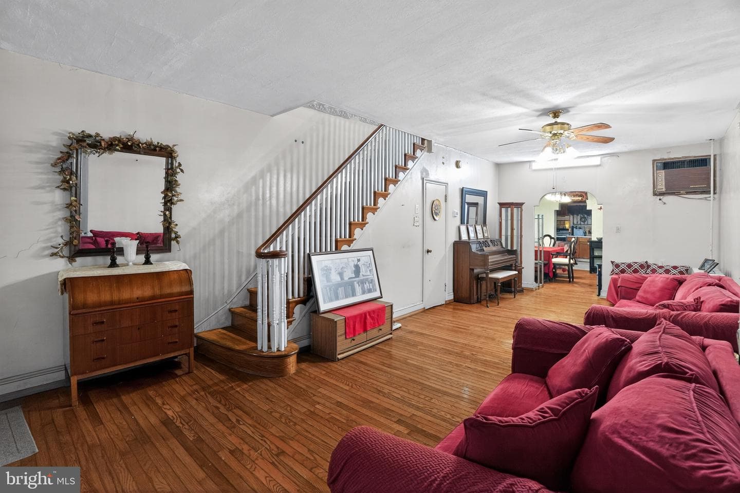 3757 N Marshall Street photo 3