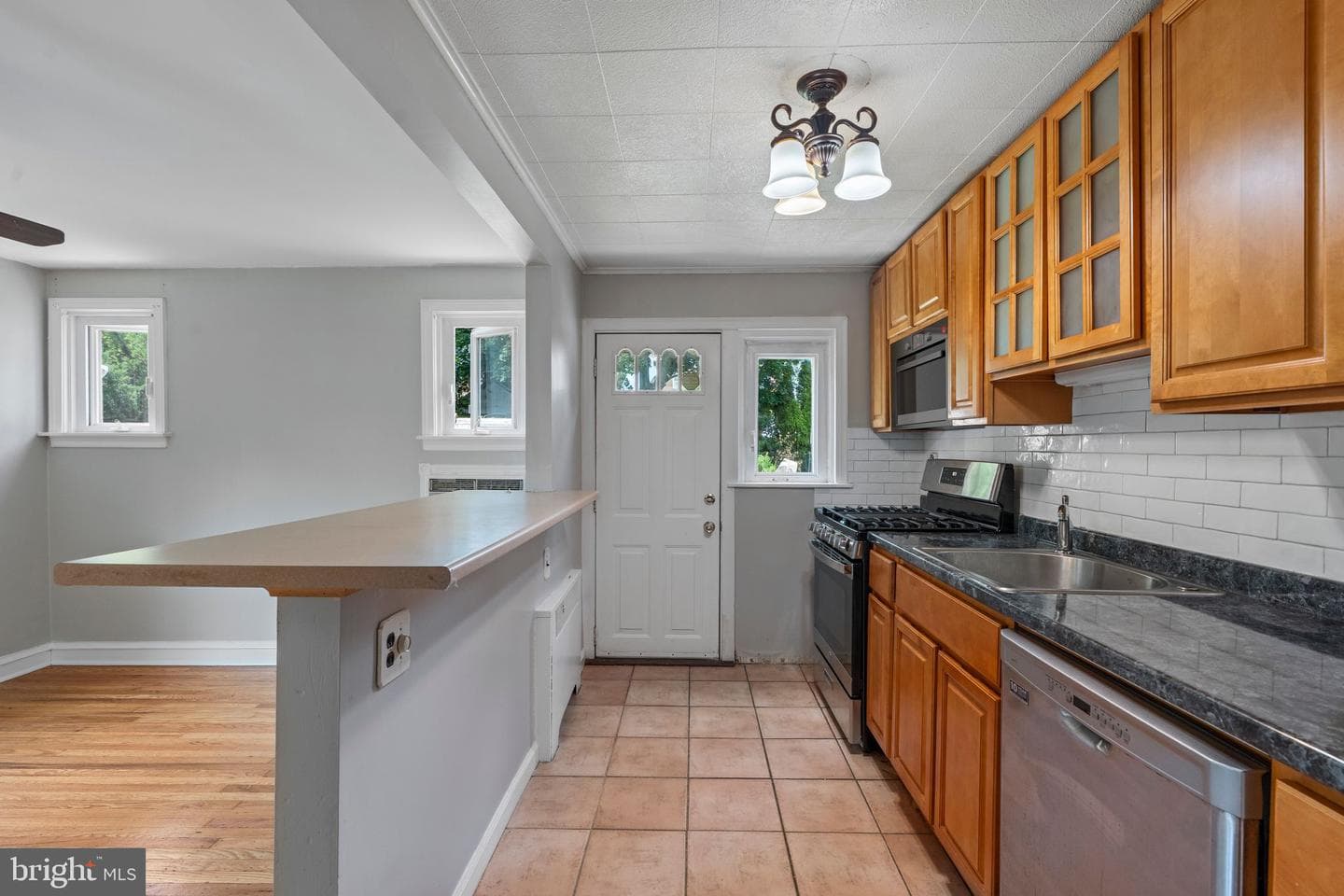 8324 Ridgeway Street photo 9